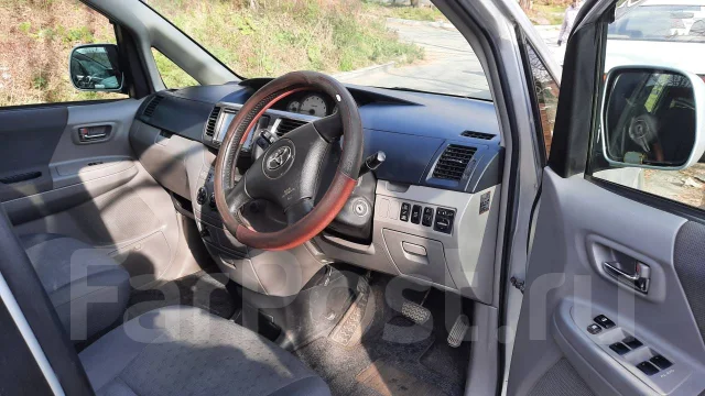 Toyota Voxy. �������, 4wd, 2.0 (152��.�.), ������, 128 000����. �� ����
