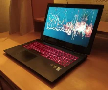 Lenovo IdeaPad Y5070. 15.6", 2 500����, ��� 8 ��, ���� 256���, WiFi: 1, Bluetooth: 1 ����