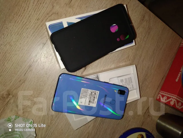 Samsung Galaxy A40. �����, ���������, 3G, 4G LTE, Dual-SIM, NFC ����