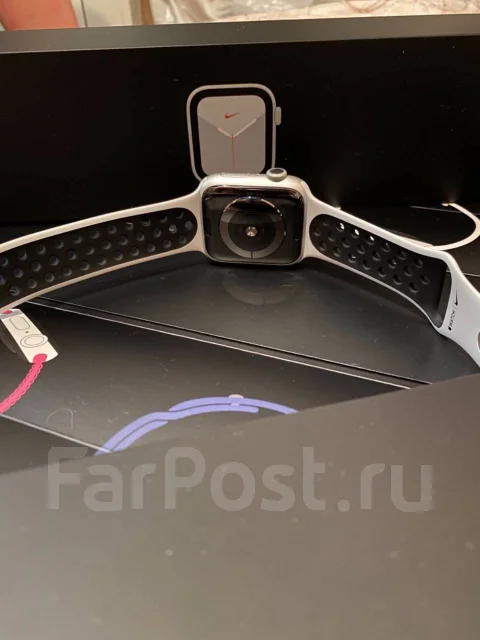 Apple Watch Series 5 Nike+. GPS, NFC, IP67 ����