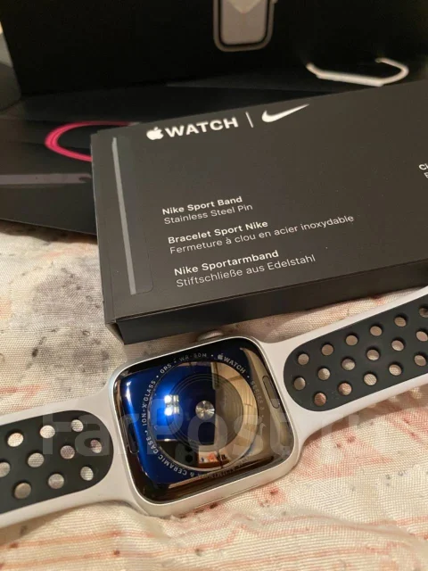 Apple Watch Series 5 Nike+. GPS, NFC, IP67 ����