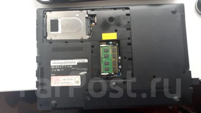 Samsung RC530. 15.6", 2����, ��� 6 ��, ���� 565���, WiFi: 1, Bluetooth: 1, ����������� �� 3��. ����
