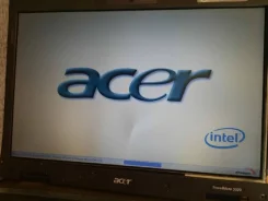Acer TravelMate 5320. 15.4", 1 860����, ��� 2048 �� ����