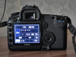 Canon EOS 5D Mark II Body. 20 � ����� ��, ���: 14� � ����� ����