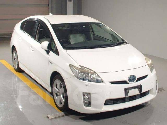 toyota prius alpha 2012