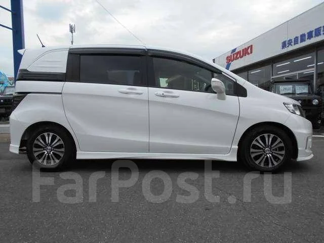 Honda Freed Spike. �������, 4wd, 1.5, ������. ��� ����� �� ������������ ����