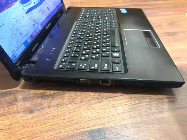 Lenovo G570. 15.6", 2,5����, ��� 6 ��, ���� 230���, WiFi: 1, Bluetooth: 1, ����������� �� 3��. ����