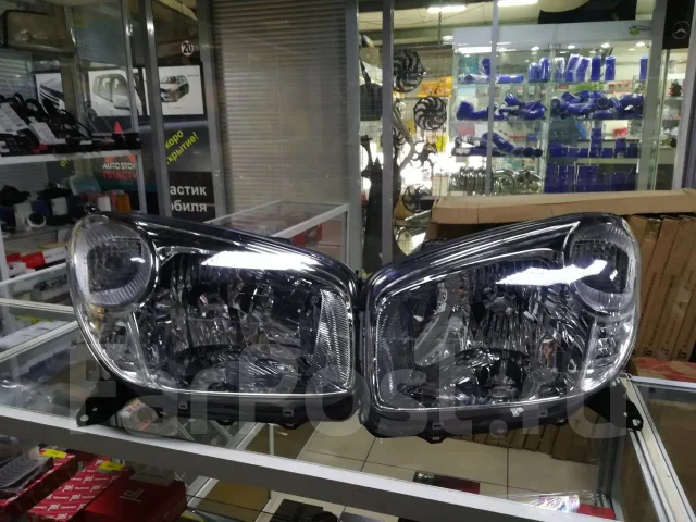 ���� Toyota Rav 4 2003-05 81150-42240 ����