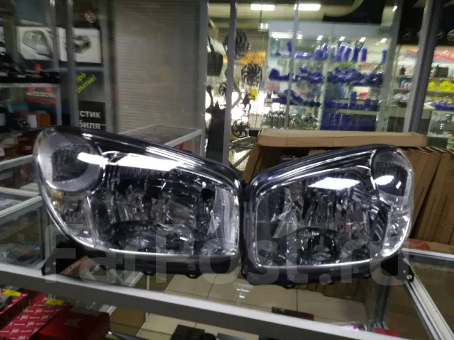���� Toyota Rav 4 2003-05 81150-42240 ����