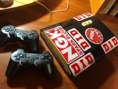 Sony PlayStation 3 Super Slim ����