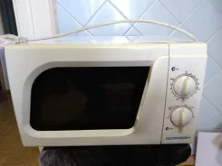 ����� ����