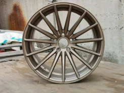 Vossen VFS-2. 9.5x19", 5x112, ET32, �� 73,1���. ����