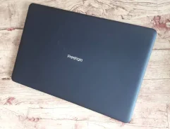 Prestigio. 15.6" ����