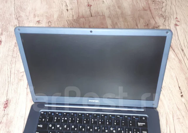 Prestigio. 15.6" ����