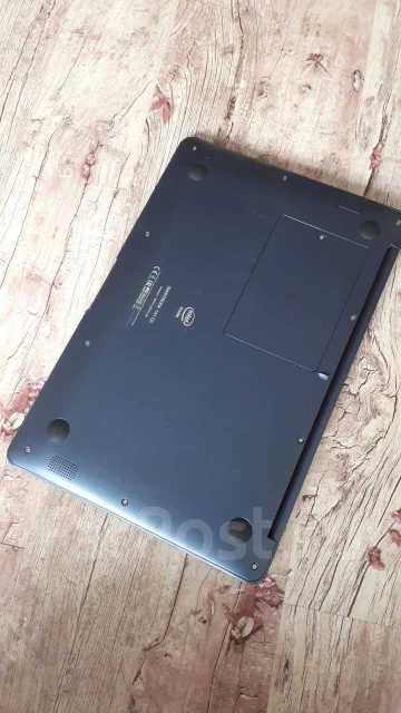 Prestigio. 15.6" ����
