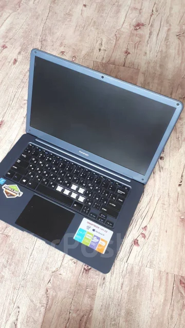 Prestigio. 15.6" ����