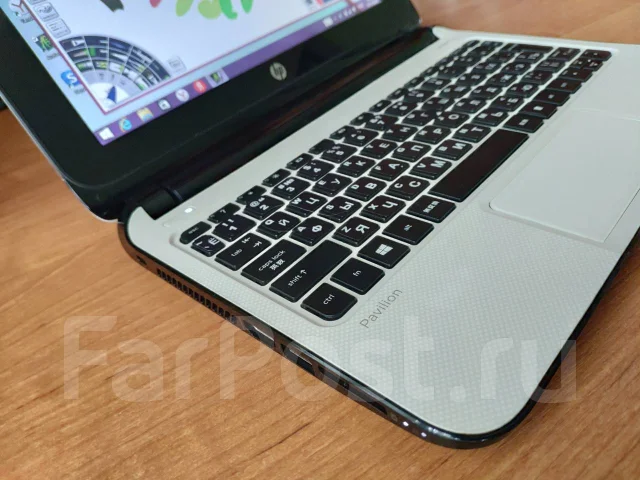 HP Pavilion TouchSmart. 10.6", 1����, ��� 2048 ��, ���� 500���, WiFi: 1, Bluetooth: 1, ����������� �� 4��. ����