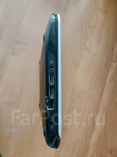 HP Pavilion TouchSmart. 10.6", 1����, ��� 2048 ��, ���� 500���, WiFi: 1, Bluetooth: 1, ����������� �� 4��. ����
