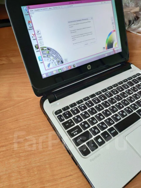 HP Pavilion TouchSmart. 10.6", 1����, ��� 2048 ��, ���� 500���, WiFi: 1, Bluetooth: 1, ����������� �� 4��. ����