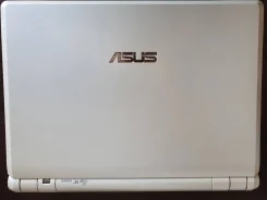 Asus Eee PC 900. ��� 8 �� ����