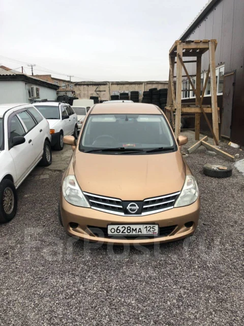 Nissan Tiida. ��� �������� ����