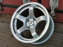 Mak Bee. 8.0x15", 4x100, ET10, �� 73,1���. ����