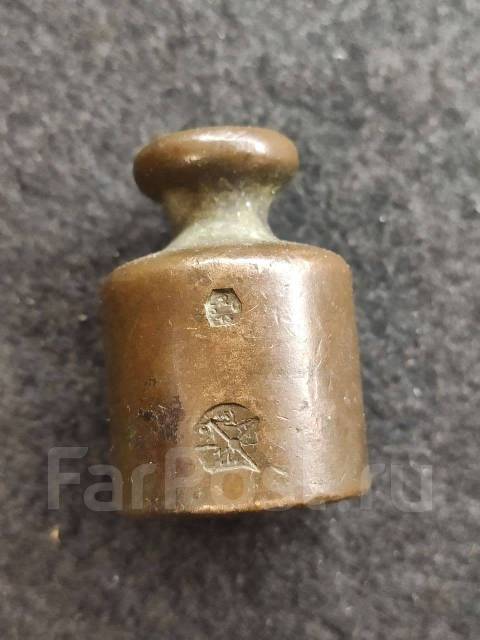 Гирька бронза 200 граммов. Гирьки для весов. Гиря для весов вектор. Гирька 100 грамм. Эталонная гиря для поверки весов.