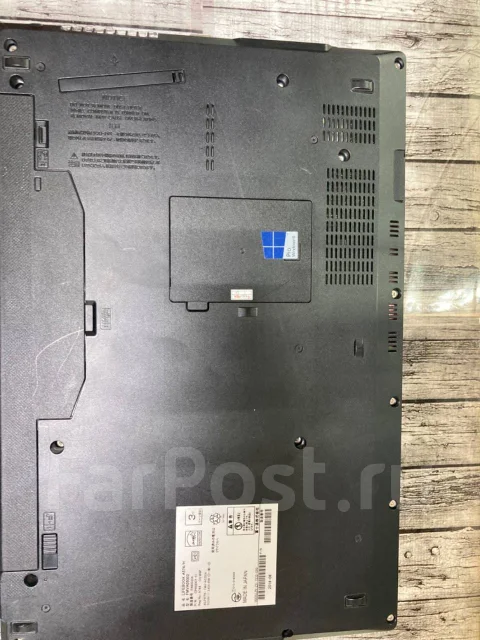 Fujitsu. 2,6����, ��� 4 ��, ���� 300���, WiFi: 1, Bluetooth: 1 ����