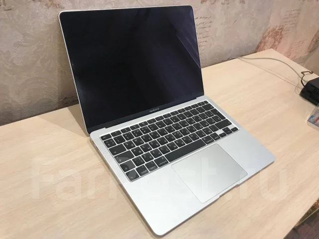 Apple MacBook Air 13 2020. 13", ��� 8 ��, ���� 256���, WiFi: 1, Bluetooth: 1, ����������� �� 10��. ����