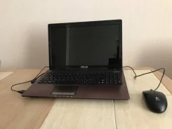 Asus X53S. 15", 2,2����, ��� 4 ��, ���� 500���, WiFi: 1, Bluetooth: 1, ����������� �� 1��. ����