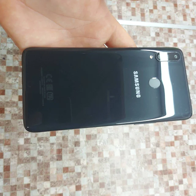 Samsung Galaxy A20s. �����, ������, 4G LTE, NFC ����