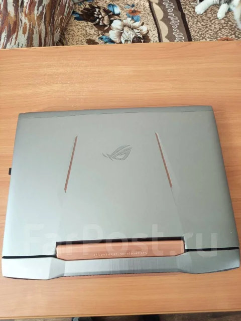 Asus ROG G752. 17.3", 2,6����, ��� 16 ��, ���� 512���, WiFi: 1, Bluetooth: 1, ����������� �� 2��. ����