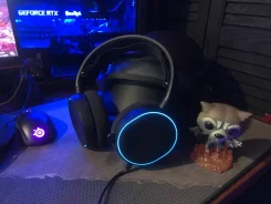 SteelSeries Arctis 5 ����
