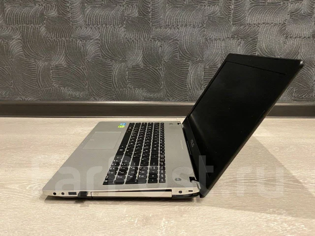 Asus N56VV-S4039H. 15.6", 2,6����, ��� 4 ��, ���� 750���, WiFi: 1, Bluetooth: 1 ����