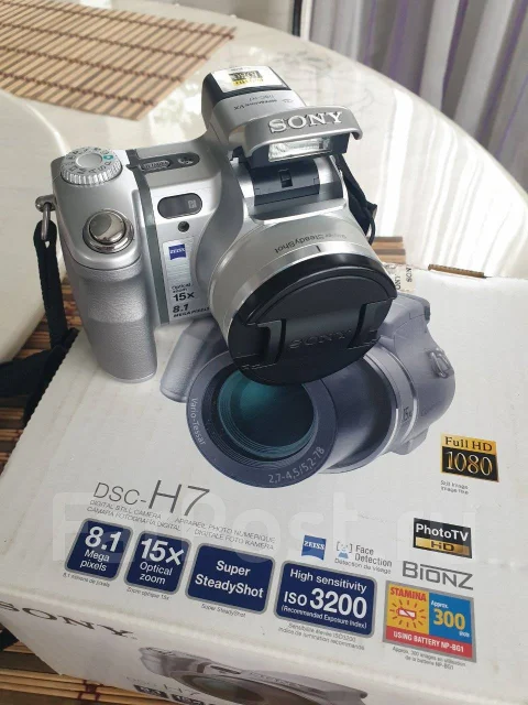 Sony Cyber-shot DSC-H7. 8 - 8.9 ��, ���: 14� � ����� ����