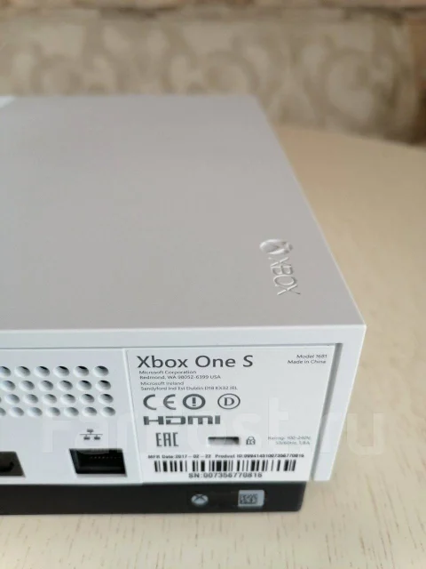 Microsoft Xbox One S ����