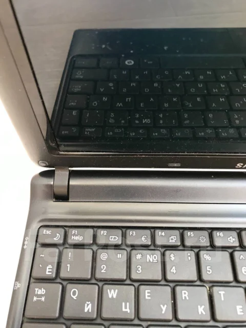 Samsung N102-JA02. 11", 1,3����, ��� 1024 ��, ���� 250���, WiFi: 1, ����������� �� 1��. ����