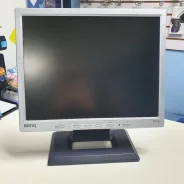 BenQ. 15" ����