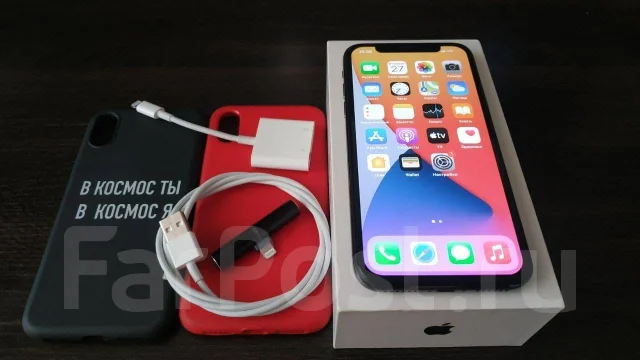 Apple iPhone X. �/�, ������, 4G LTE, NFC ����