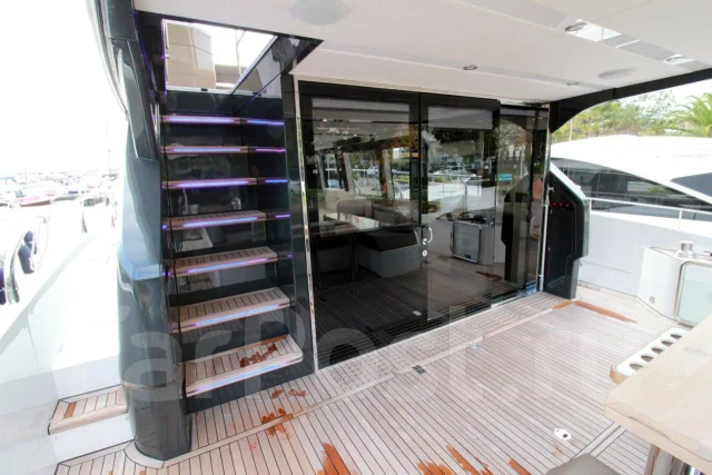 Fairline Squadron. ����� 21,08��., ��������� ������������, 2 300��.�., ������ ����