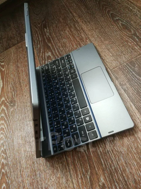 Acer Aspire Switch 10. 10.1", 1,8����, ��� 2048 ��, ���� 32���, WiFi: 1, Bluetooth: 1, ����������� �� 3��. ����