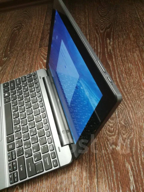 Acer Aspire Switch 10. 10.1", 1,8����, ��� 2048 ��, ���� 32���, WiFi: 1, Bluetooth: 1, ����������� �� 3��. ����