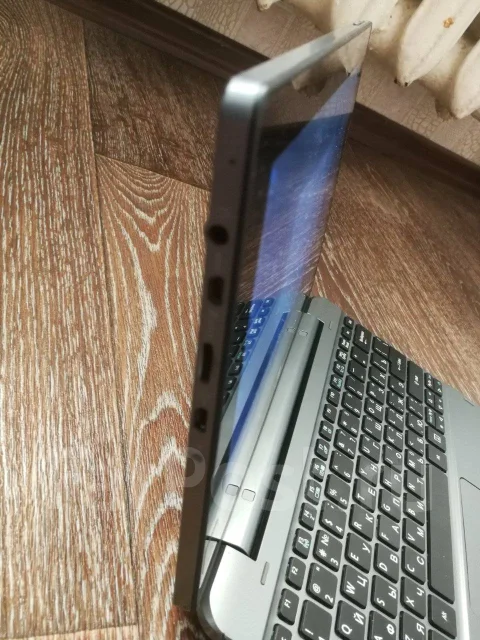 Acer Aspire Switch 10. 10.1", 1,8����, ��� 2048 ��, ���� 32���, WiFi: 1, Bluetooth: 1, ����������� �� 3��. ����