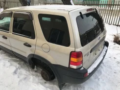 Ford Escape ����
