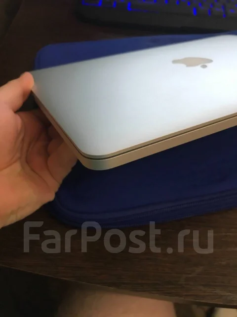 Apple MacBook. ��� 8 ��, ���� 128���, WiFi: 1, Bluetooth: 1, ����������� �� 6��. ����