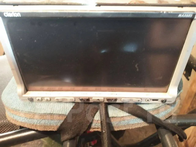 Clarion MAX685 ����
