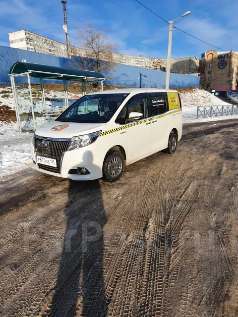 Toyota Esquire. ��������, 1.8 (99��.�.), ������ ����