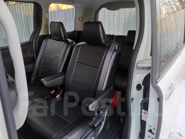 Toyota Esquire. ��������, 1.8 (99��.�.), ������ ����