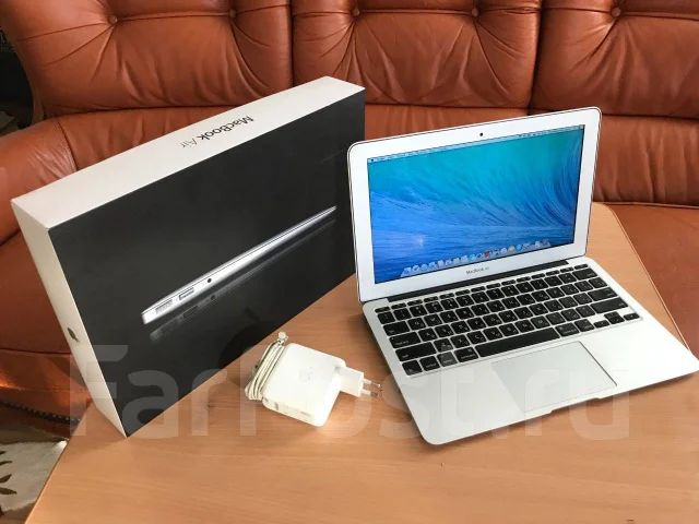 Apple MacBook Air 11 2011 Mid. 11", 1,3����, ��� 4 ��, ���� 256���, WiFi: 1, Bluetooth: 1, ����������� �� 4��. ����