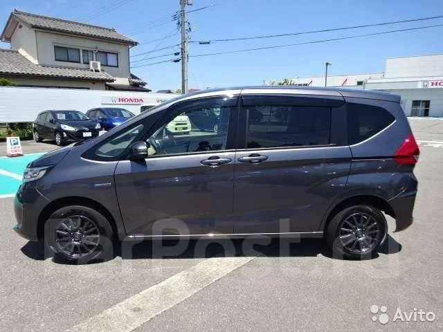 Honda Freed+. �/� ����